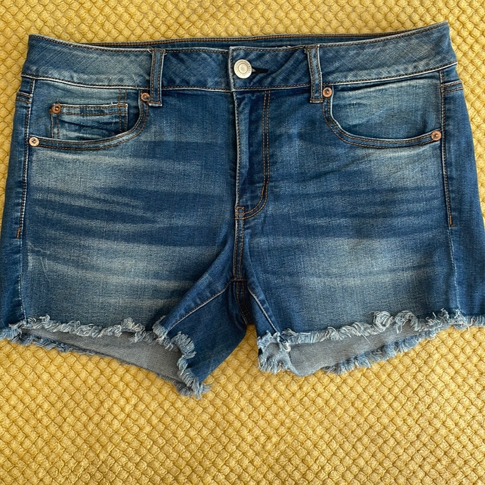 American Eagle Midi Shorts size 14